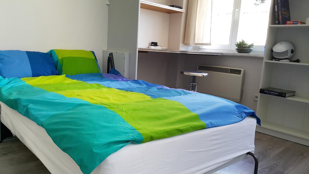 Bluegrayorange Apartment Познан Екстериор снимка